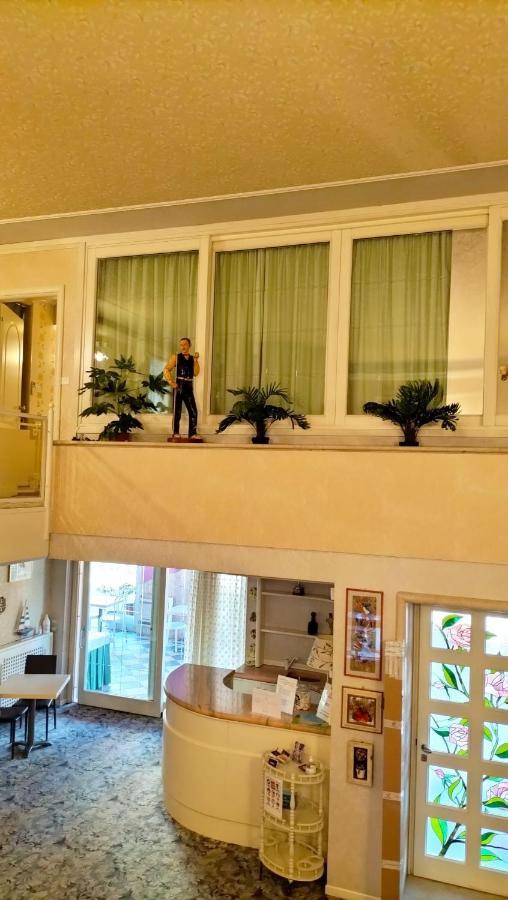 Hotel Villa Lilla Desenzano del Garda Exterior photo